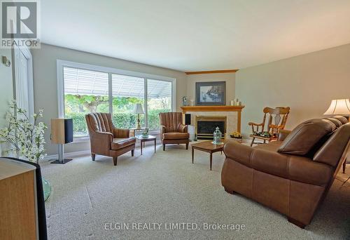 22 Fairview Avenue, St. Thomas, ON - Indoor Photo Showing Living Room With Fireplace