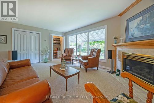 22 Fairview Avenue, St. Thomas, ON - Indoor Photo Showing Living Room With Fireplace