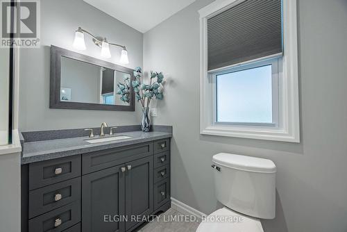 22 Fairview Avenue, St. Thomas, ON - Indoor Photo Showing Bathroom