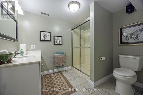 22 Fairview Avenue, St. Thomas, ON - Indoor Photo Showing Bathroom