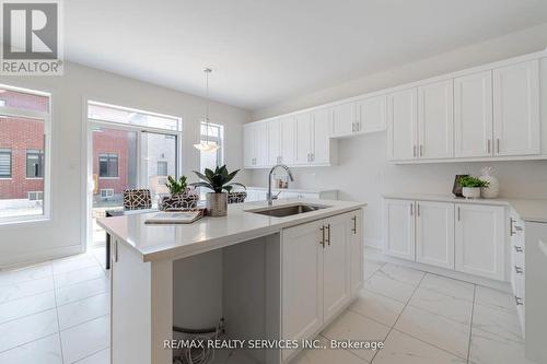 38 Duxbury Road, Brampton, ON - Indoor Photo Showing Kitchen