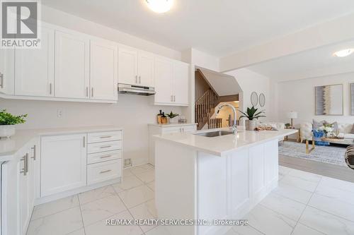 38 Duxbury Road, Brampton, ON - Indoor Photo Showing Kitchen