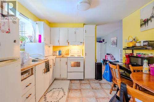 17 Sunset Street, St. John'S, NL - Indoor Photo Showing Kitchen