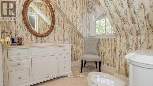 11 Dewbourne Avenue, Toronto, ON - Indoor Photo Showing Bathroom