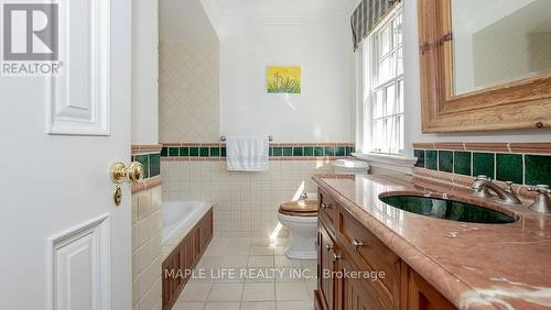 11 Dewbourne Avenue, Toronto (Forest Hill South), ON - Indoor Photo Showing Bathroom