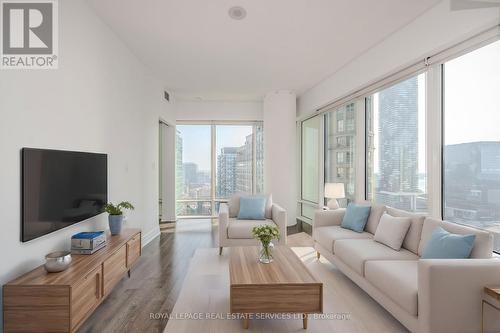 2411 - 8 The Esplanade, Toronto, ON - Indoor Photo Showing Living Room