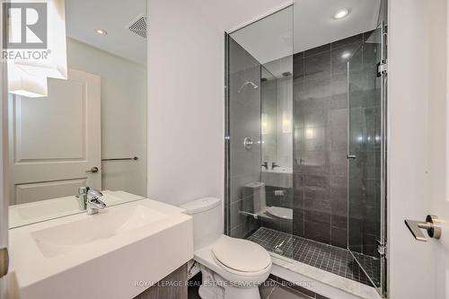 2411 - 8 The Esplanade, Toronto, ON - Indoor Photo Showing Bathroom