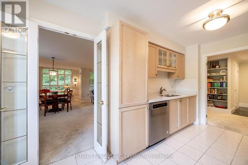 303 - 75 York Mills Road, Toronto (Bridle Path-Sunnybrook-York Mills), ON - Indoor Photo Showing Kitchen