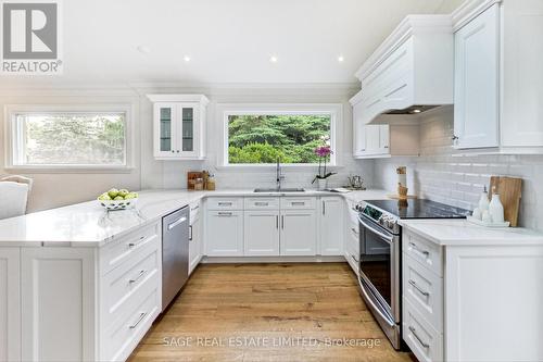 164 Sweeney Drive, Toronto (Victoria Village), ON - Indoor Photo Showing Kitchen With Upgraded Kitchen