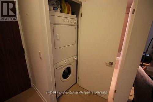 302 - 3 Market Street, Toronto, ON - Indoor Photo Showing Laundry Room