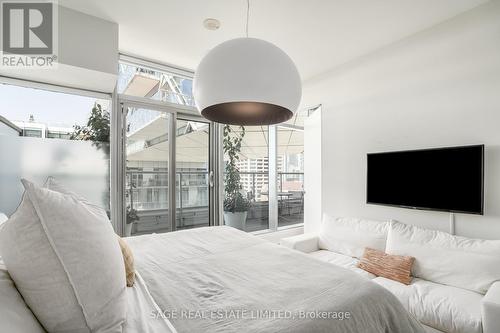 1124 - 39 Queens Quay E, Toronto (Waterfront Communities), ON - Indoor Photo Showing Bedroom