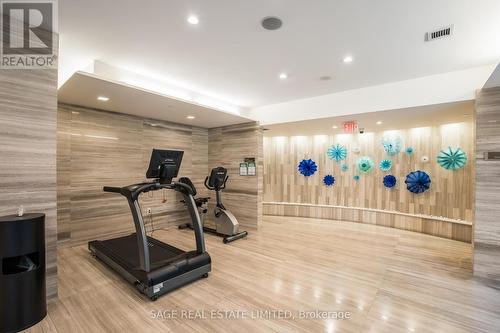 1124 - 39 Queens Quay E, Toronto (Waterfront Communities), ON - Indoor Photo Showing Gym Room