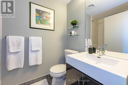 516 - 35 Brian Peck Crescent, Toronto (Thorncliffe Park), ON - Indoor Photo Showing Bathroom