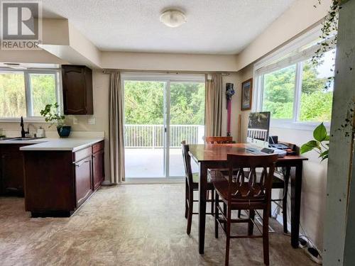 5395 Yukon Ave, Powell River, BC - Indoor Photo Showing Dining Room