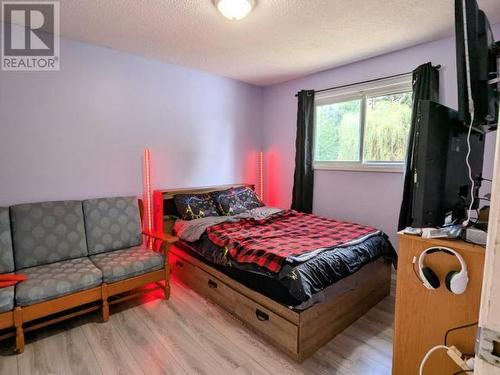 5395 Yukon Ave, Powell River, BC - Indoor Photo Showing Bedroom