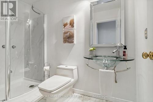 27 Blackwell Court, Markham, ON - Indoor Photo Showing Bathroom