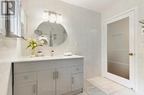 27 Blackwell Court, Markham, ON - Indoor Photo Showing Bathroom