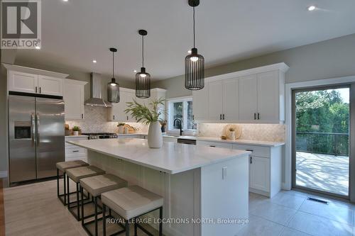 26 Trails End, Collingwood, ON - Indoor Photo Showing Kitchen With Upgraded Kitchen