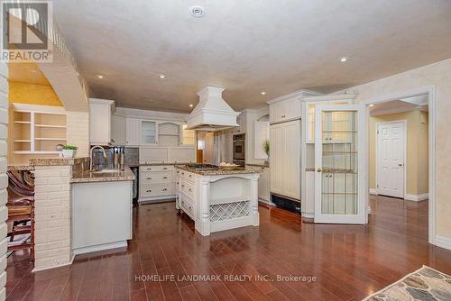 2301 Bennington Gate, Oakville (Eastlake), ON - Indoor Photo Showing Kitchen