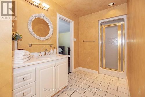 2301 Bennington Gate, Oakville (Eastlake), ON - Indoor Photo Showing Bathroom