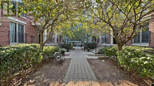 Th#914 - 16 Laidlaw Street, Toronto, ON - Outdoor