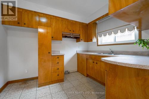 328 Hullmar Drive, Toronto, ON - Indoor Photo Showing Kitchen