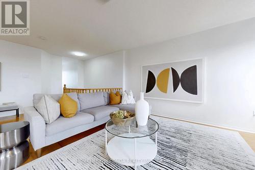 192 Glenashton Drive, Oakville, ON - Indoor Photo Showing Living Room