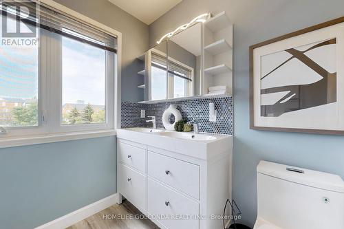 192 Glenashton Drive, Oakville, ON - Indoor Photo Showing Bathroom