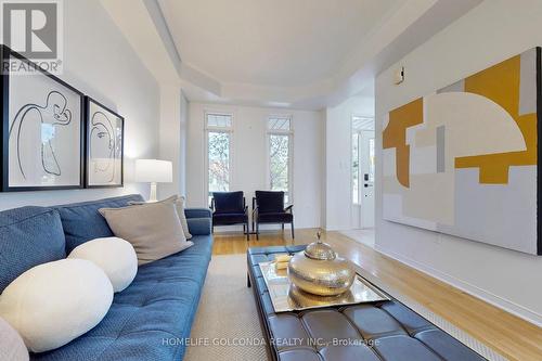 192 Glenashton Drive, Oakville, ON - Indoor Photo Showing Living Room