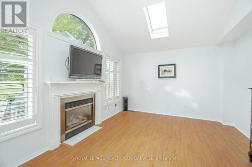 2873 Cartwright Crescent, Mississauga, ON - Indoor Photo Showing Other Room With Fireplace