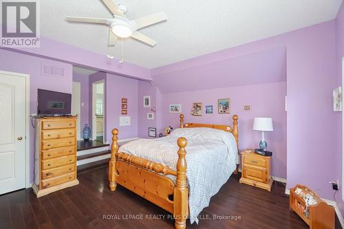 2873 Cartwright Crescent, Mississauga, ON - Indoor Photo Showing Bedroom