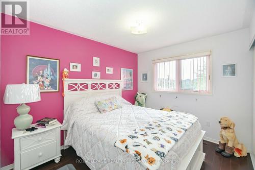 2873 Cartwright Crescent, Mississauga, ON - Indoor Photo Showing Bedroom