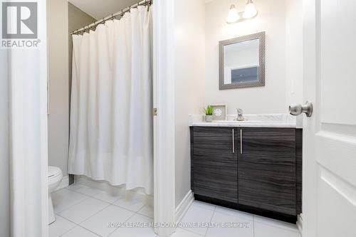 27 Gruenwald Gate, Brampton (Bram West), ON - Indoor Photo Showing Bathroom