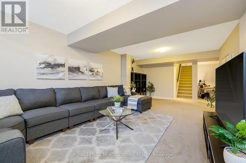 27 Gruenwald Gate, Brampton (Bram West), ON - Indoor Photo Showing Living Room