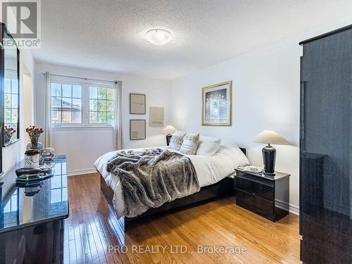 505 Mallorytown Avenue, Mississauga, ON - Indoor Photo Showing Bedroom