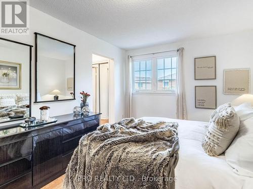 505 Mallorytown Avenue, Mississauga (Hurontario), ON - Indoor Photo Showing Bedroom