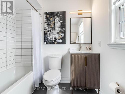 505 Mallorytown Avenue, Mississauga, ON - Indoor Photo Showing Bathroom