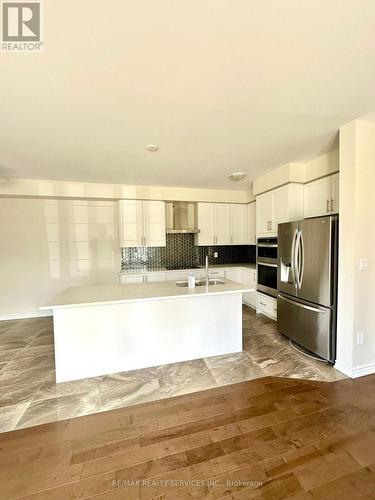 51 Sugar May Avenue E, Thorold, ON - Indoor Photo Showing Kitchen