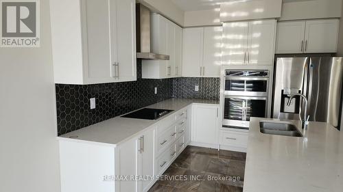 51 Sugar May Avenue E, Thorold, ON - Indoor Photo Showing Kitchen With Stainless Steel Kitchen With Double Sink With Upgraded Kitchen