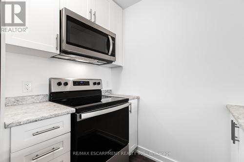 417 - 470 Dundas Street E, Hamilton (Waterdown), ON - Indoor Photo Showing Kitchen