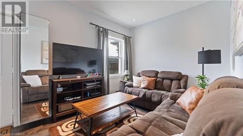 157 Weir Street N, Hamilton, ON - Indoor Photo Showing Living Room