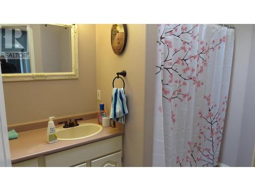 531 Dixon Street, Quesnel, BC - Indoor Photo Showing Bathroom