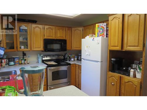 531 Dixon Street, Quesnel, BC - Indoor Photo Showing Kitchen