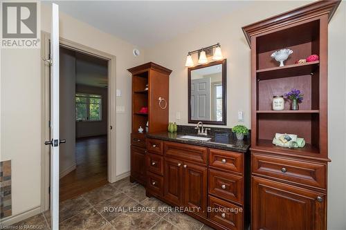 30 Victoria Street W, Southgate (Dundalk), ON - Indoor Photo Showing Bathroom