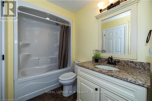 30 Victoria Street W, Southgate (Dundalk), ON - Indoor Photo Showing Bathroom