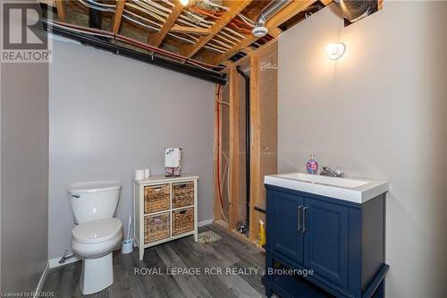 30 Victoria Street W, Southgate (Dundalk), ON - Indoor Photo Showing Bathroom