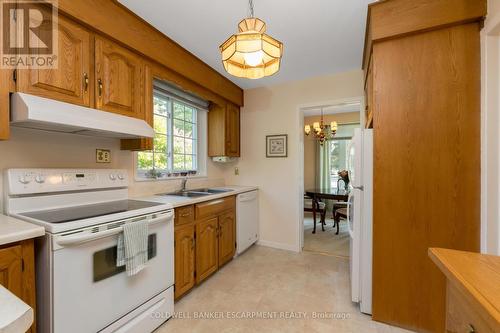 152 Elmore Drive, Halton Hills (Acton), ON - Indoor Photo Showing Kitchen With Double Sink