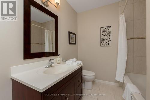 152 Elmore Drive, Halton Hills (Acton), ON - Indoor Photo Showing Bathroom