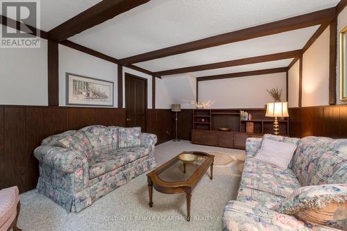 152 Elmore Drive, Halton Hills (Acton), ON - Indoor Photo Showing Living Room