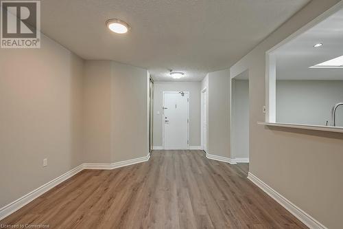 1237 North Shore Boulevard E Unit# 407, Burlington, ON - Indoor Photo Showing Other Room